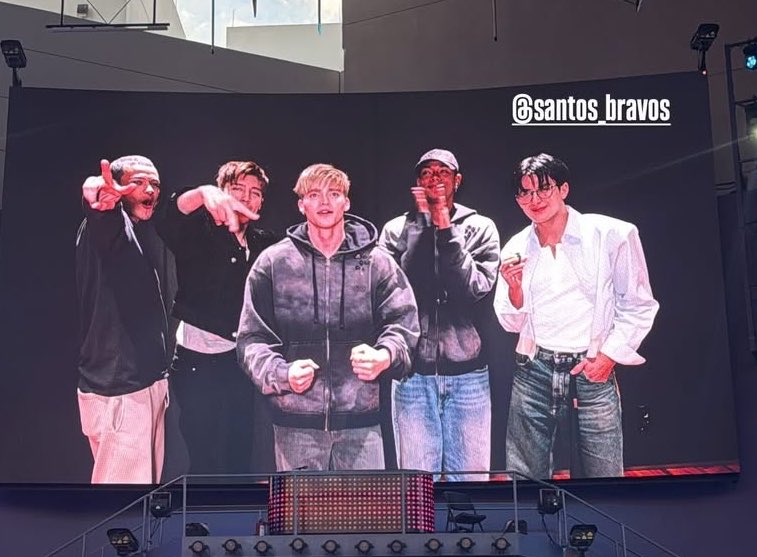 👑นามิ🎀𓂃stbv✮⋆˙❤︎ tweet media