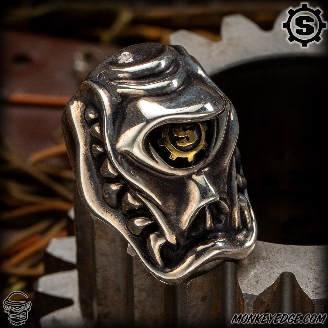 MonkeyEdge's tweet photo. The newest design in the @Gear_Japan lineup: the Slyclops! Available now in the Puncher and Styler II rings, as well as a bead. Head to https://t.co/zSaEgsmDch to check it out.
#starlingear #slyclops #silver #jewelry #rings https://t.co/RAQPoBMMZD