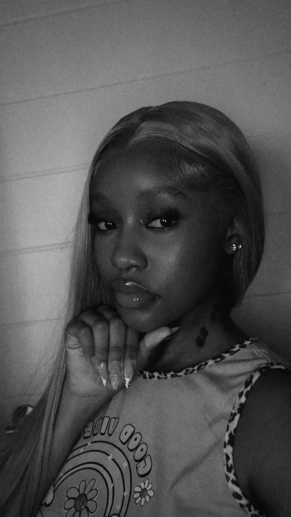 Nene🦋 tweet media