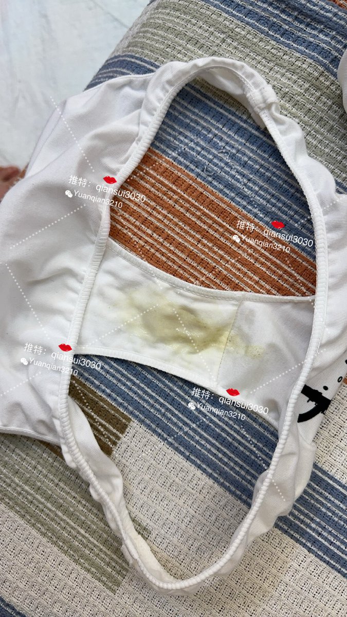 qiansui303030's tweet photo. 好骚的滋味内裤，滋味内裤带视频～圣水特价40～可以来体验，棉袜或者短丝，特价30～

性感骚内裤，原味酸臭袜子，自录，视频订制，视频11 https://t.co/cqCacBpLSB