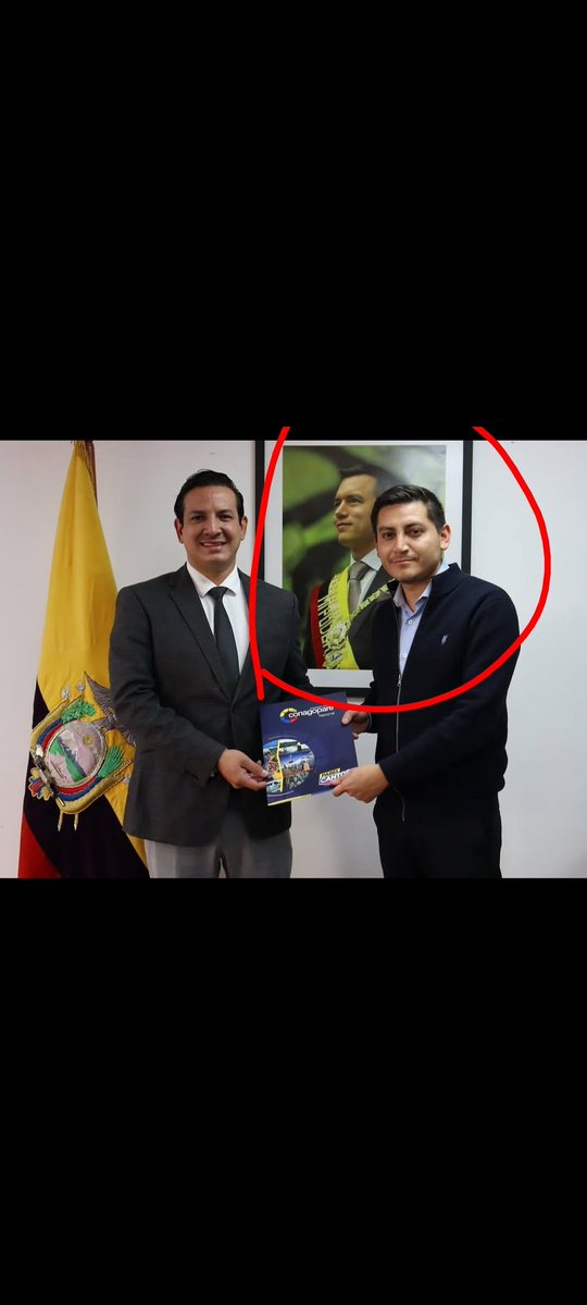 INCREIBLE!!!!!!!
David Mateo López Banegas, un abogado que vive en Quito, nacido en Cuenca y relacionado con el gobierno de <a href="/DanielNoboaOk/">Daniel Noboa Azin</a> es quien presento la solicitud de remocion contra <a href="/aquilesalvarez/">Aquiles Alvarez Henriques</a> 
El gobierno ya ni disimula.