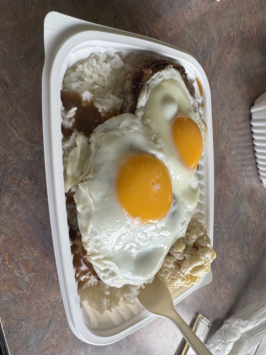 I never got around to posting these until now, but here are some of the food spots we ate and what I got to see in Hawaii 1.Marugame Udon,2.The Brunch Spot, 3.Kualoa Ranch, 4. Due to Jason Momoa hyping up Tilly’s, I had to see why he called this his comfort food 🥘.