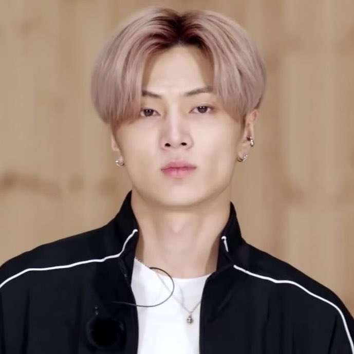 jay media⋆⭒˚.⋆ tweet media