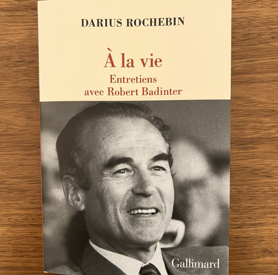 Darius Rochebin tweet media