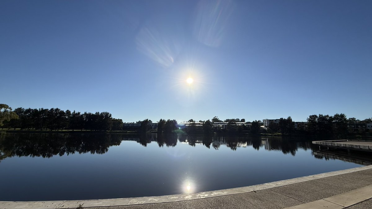 wapple15's tweet image. A 2nd, post sunrise and bike ride good morning #Canberra ☀️ #SureHappyItsThursday #ShadowsReflects