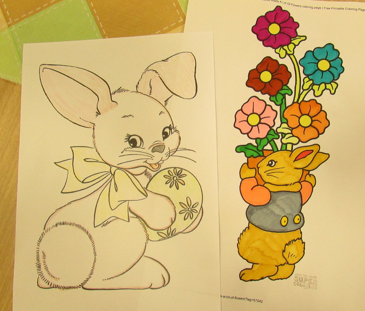 sisternotredame's tweet photo. 学生たちが塗っているよ🖍️🖌️🎨ハッピーイースター🐰🐣🥚🐏🐇
#京都ノートルダム女子大学
#カトリック
#キャンパスミニストリー室
#大学生の日常
#大学生活
#キャンパスライフ
#塗り絵
#色鉛筆
#カラーペン
#復活祭
#EasterArt
#easterbanny
#easteregg https://t.co/SoSvv3zTAc