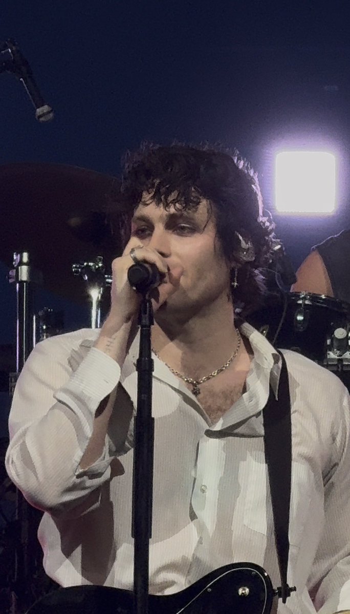 math ⊬ tweet media