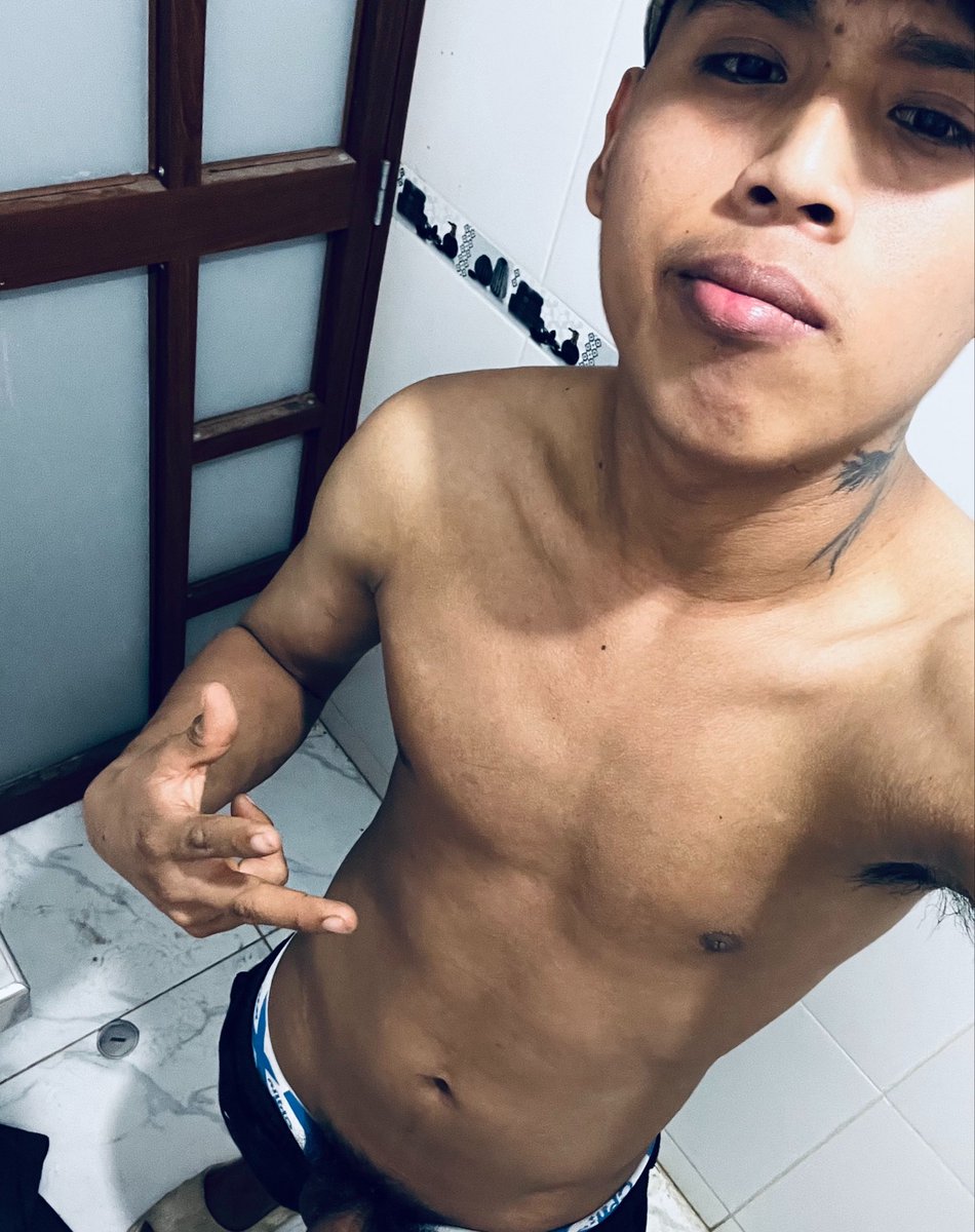 mancayh's tweet photo. Andaba con unas ganas de que alguien venga a ordeñarme, pero como no hubo nadie me tuve que quitarme yo mismo las ganas 🥵🍆💦✊🏽 

#chudai #pajas #pingon #sexocasero #selvaticohot #packs #peruanovergon #morbo #flaco https://t.co/yimQIVLcB1