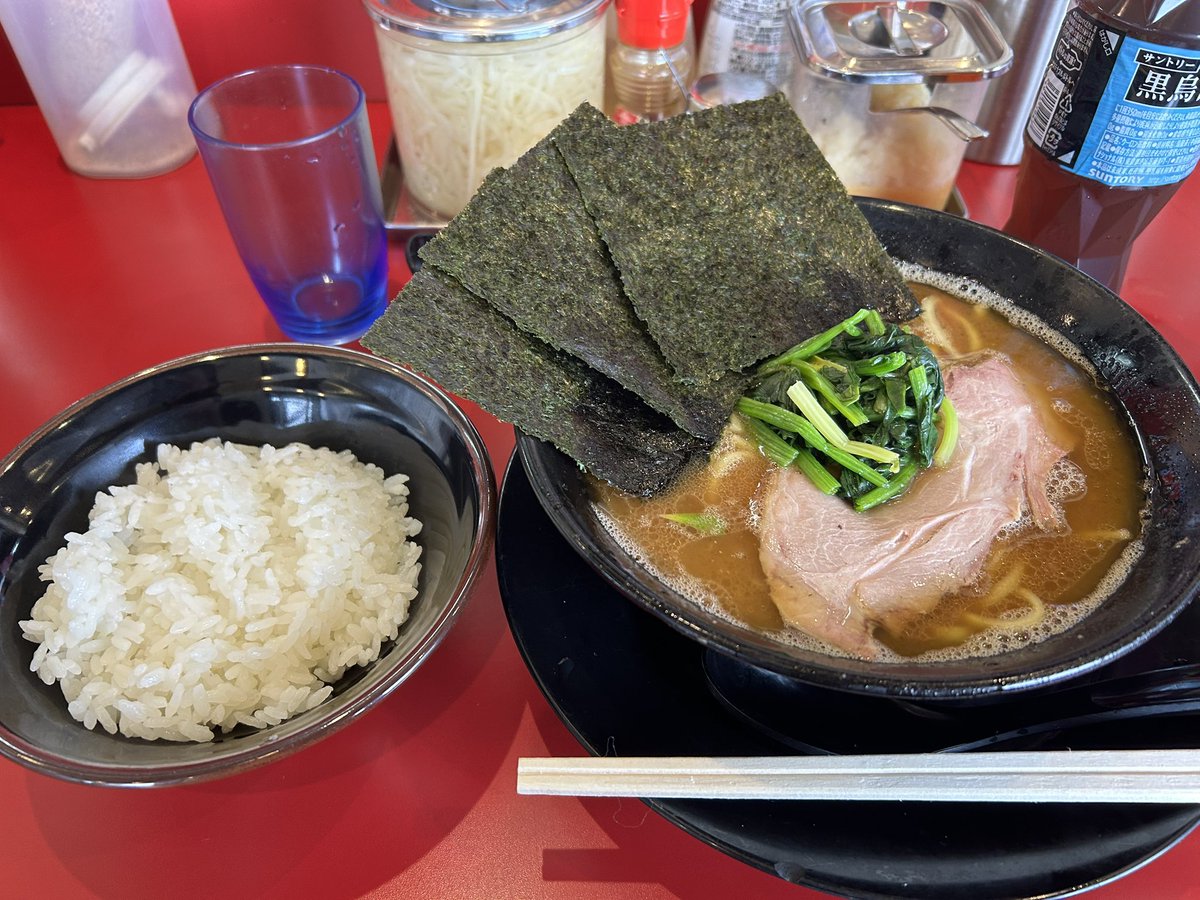 BadmintonLaugh's tweet photo. ビバ！！新学期！！！
ラーメン食べちゃう！！
ウホホホホほーいぃ！！
#たつ家 https://t.co/2bcdNAfms1