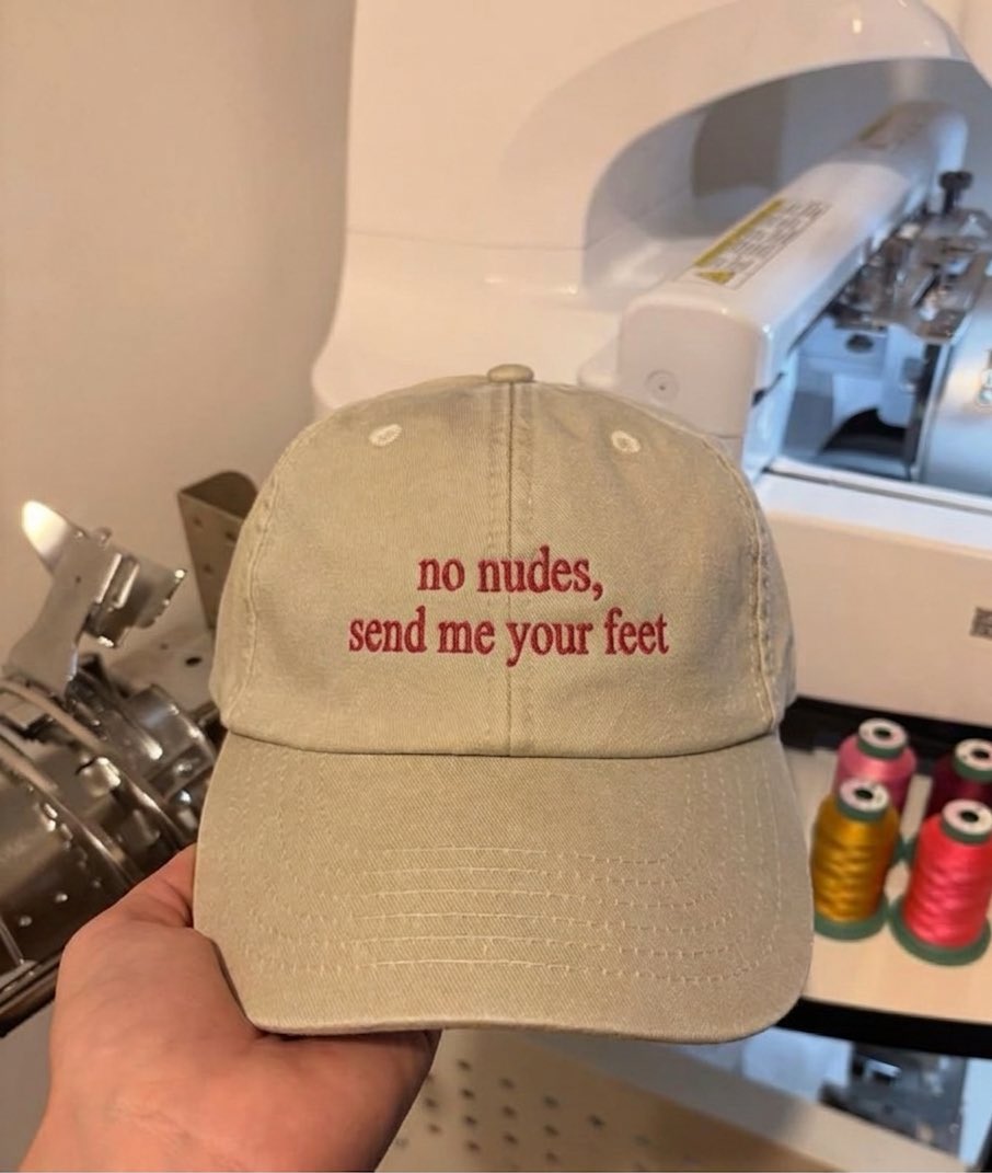 FeetFinder.com tweet media