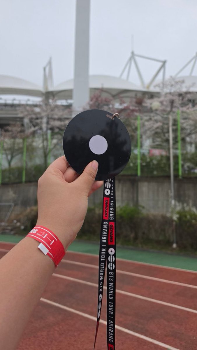 lina⁷ 🪭 tweet media