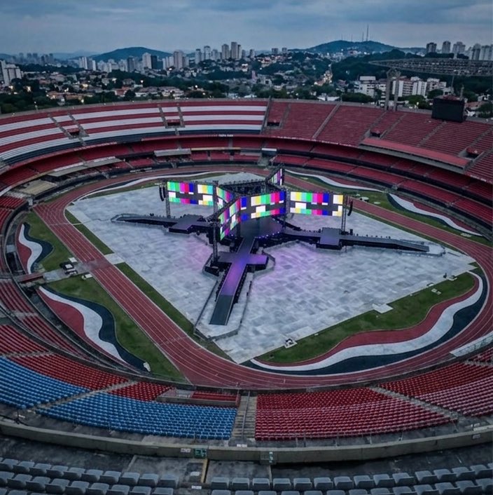 lora⁷; vai ver o BTS tweet media