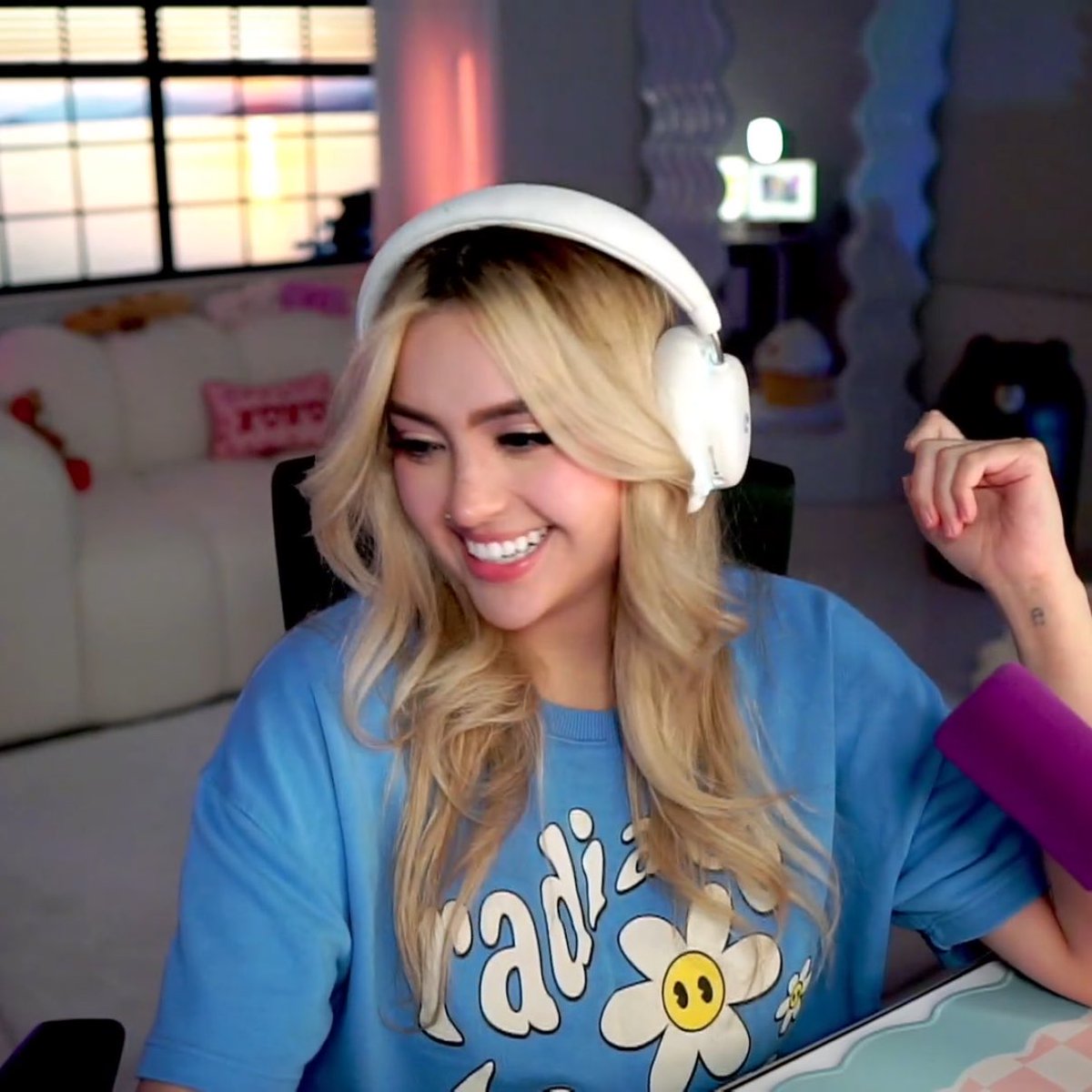 MikaRm_'s tweet photo. @arigameplays 💗
Gracias por el stream de hoy!! 
Me tuve que quedar hasta tarde pero no me arrepiento porque me reí todo el stream. Te veías muy bonita hoy, nos vemos mañanita 🫶🏼 https://t.co/P7NrqyPAmS