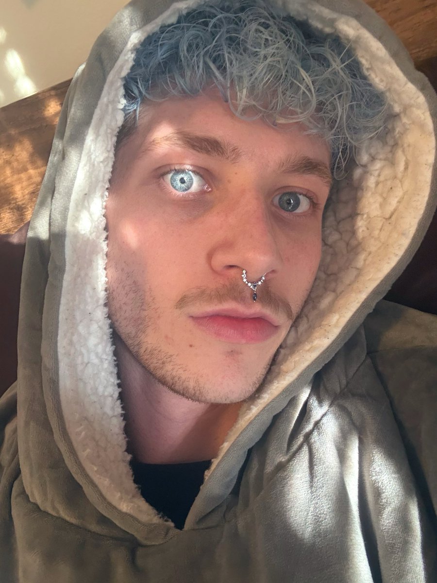 mikey🦋🦋 tweet media