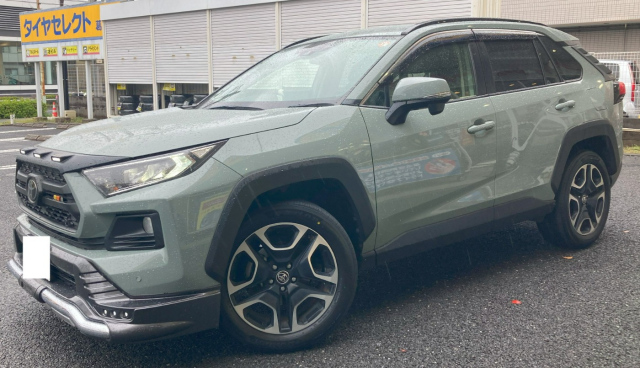ts_mizumoto's tweet photo. A様のRAV4に SPORT MAXX LUX を装着！
サイズは 235/55R19 105W
『静粛性』と『操縦安定性』が非常に高いLUXをお選びになりました。
ありがとうございます。
＃ダンロップ　＃DANLOP　＃SPORTMAXXLUX https://t.co/yqFafmHh6W