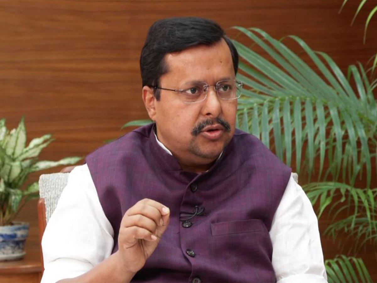 ani_digital's tweet image. "He is inciting people on communal lines": BJP chief Nitin Nabin slams Mallikarjun Kharge's "snake" remarks against BJP, RSS

Read @ANI Story | aninews.in/news/national/…

#BJP #RSS #Congress #MallikarjunKharge #NitinNabin