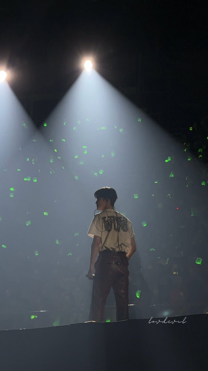 ljm2404's tweet photo. 이제 진짜 보낼게

고생했어 마크야 

네 꿈을 take it higher 

#ThankYouNCTMARK https://t.co/lkGwWdPYZG