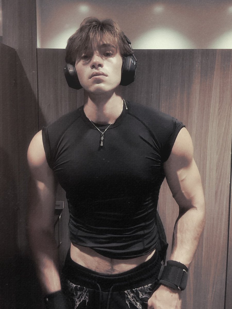 𝗖𝗛𝗔𝗦𝗘. tweet media