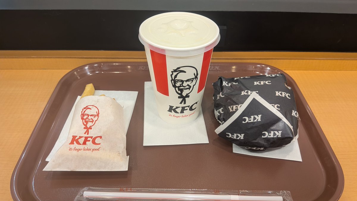 りあくろねこ tweet media