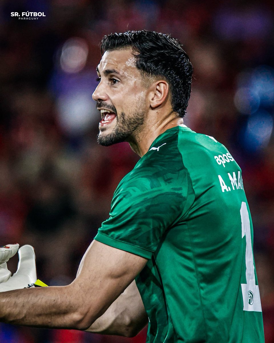 El único que, desde hace mucho tiempo, representa la camiseta de Cerro Porteño como corresponde. No merece el poco compromiso que están mostrando varios de sus compañeros en este primer semestre.

👏🏻🇦🇷 Alexis Martín Arias.