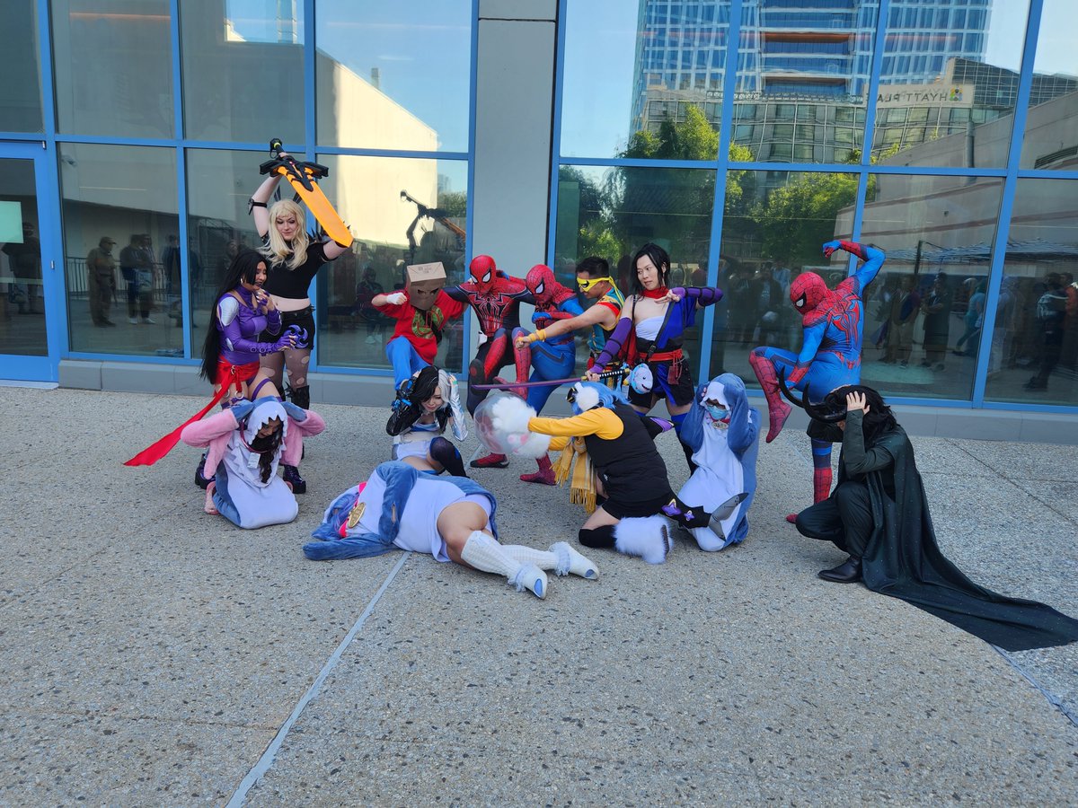 xice_fire's tweet photo. I still need to go through all my pictures at fanime from last year. Whoops. Anyway heres a few from the marvel rivals gathering last year
.
.
.
#fanime #fanime2025 #marvelrivals #marvelrivalscosplay #cosplay https://t.co/DdmIJXwq8w
