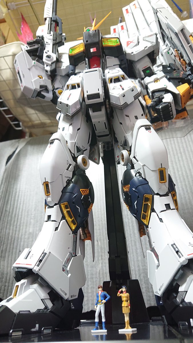 onukitan's tweet photo. ガンダムベース東京があるダイバーシティ
東京プラザにたたずむユニコーンガンダムにて記念写真を撮った時のアングルってこんな感じよね
デカさと迫力を感じれた想い出
ＭＳってデケェｗやべぇｗ
#PGUNLEASHED 
#ガンプラ 
#νガンダム https://t.co/yhBwZgogdZ