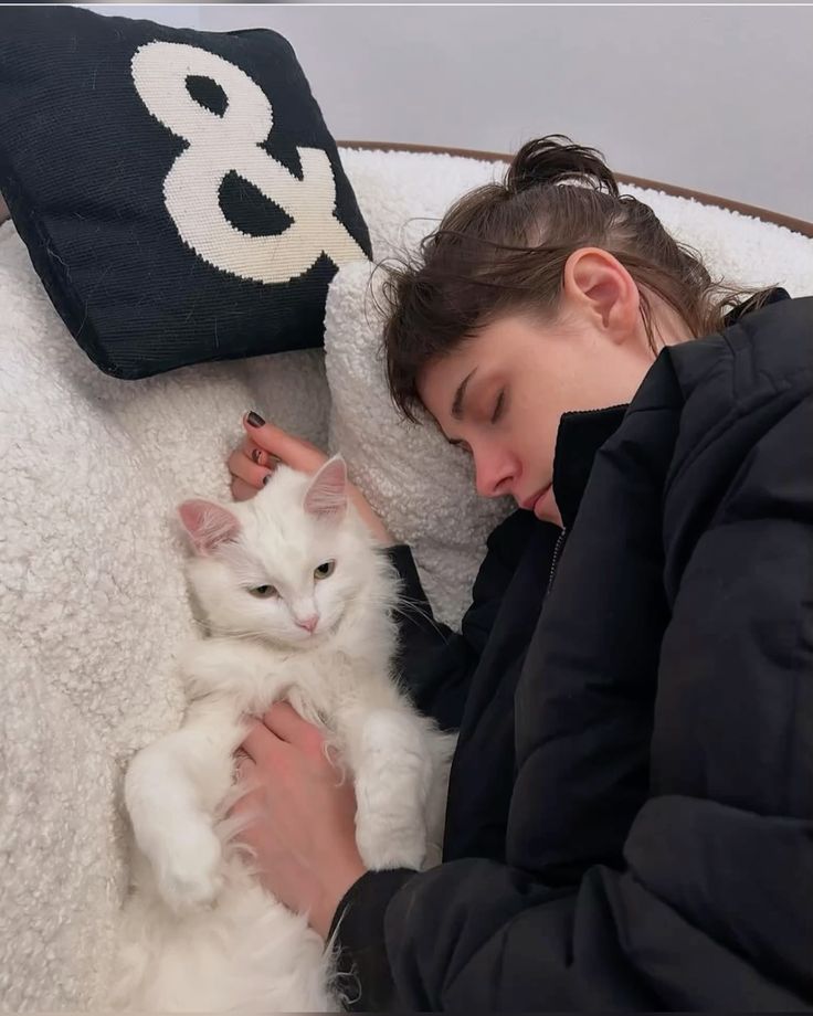 livs. 🥂 tweet media