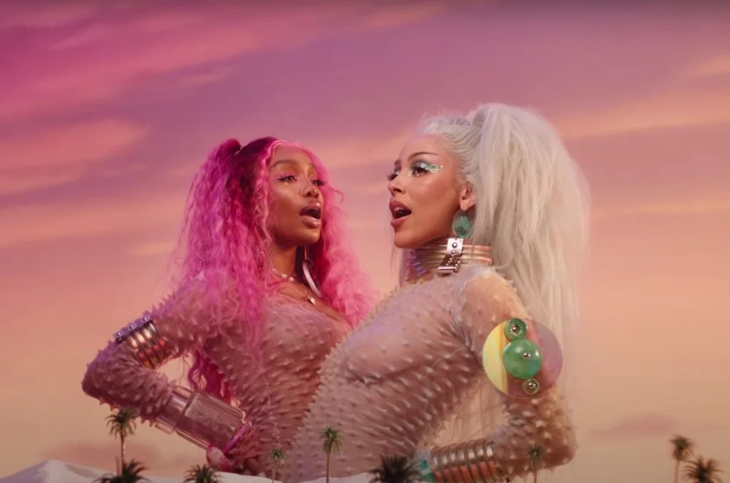 PopCrave's tweet photo. 5 years ago today, Doja Cat released “Kiss Me More” featuring SZA. https://t.co/XZ00tJJEn9