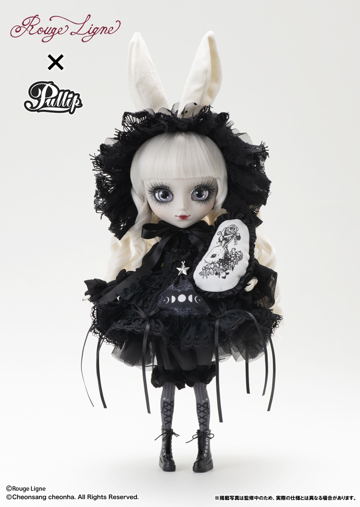 jgroove_toys's tweet photo. 🖤好評ご予約受付中🖤
Rouge Ligneコラボ
『Mayle（メアリ）』再販✨8月お届け予定💫
イラストレーター妖氏の描き下ろしイラストを元にした、可愛らしいゴシック＆ロリータスタイル❣
https://t.co/RGZ6fCFfC4
または #プーリップ お取り扱い店で！😊
#rougeligne
@Illustrator_yoh https://t.co/pqjugRRnVt