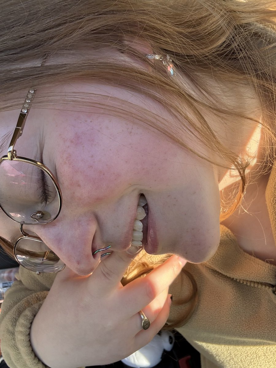 These jeans got holes in em had to get rid of em lol 🤣 #sfw