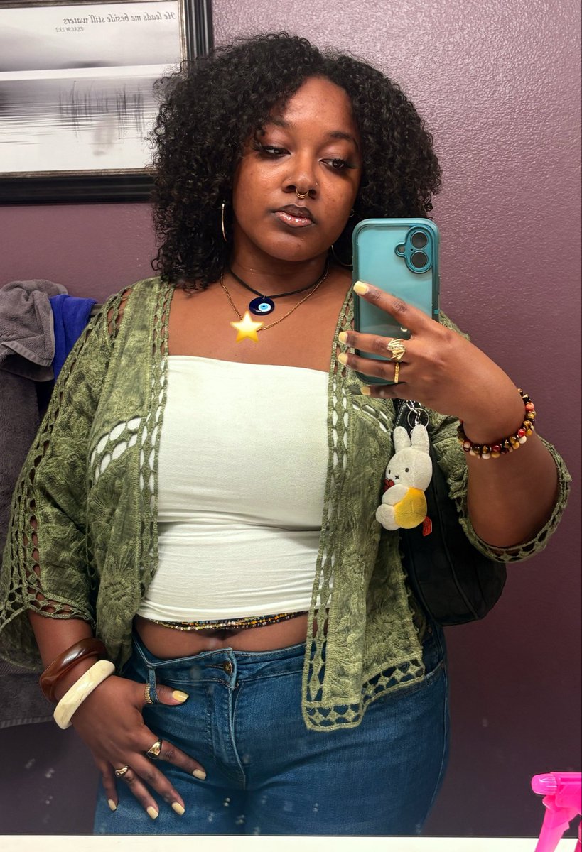 indiesolstice's tweet image. i’m an outfit repeater with #noshame