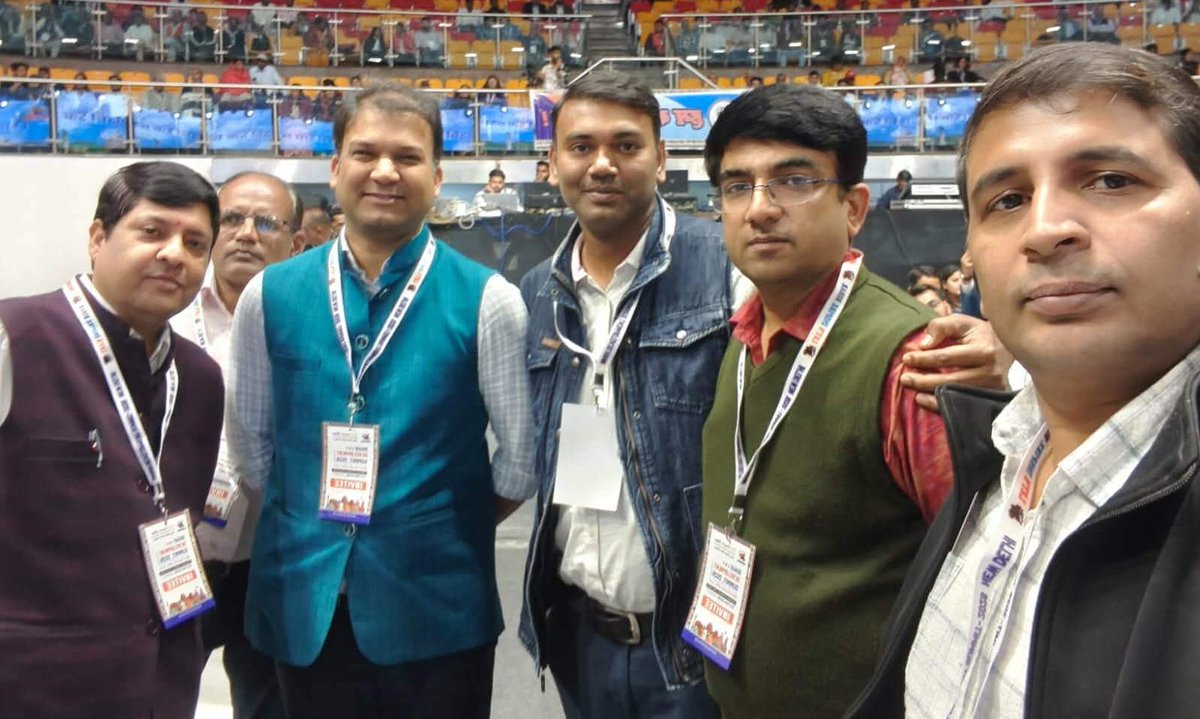vishaltiwari89's tweet photo. बहुआयामी प्रतिभा के धनी @MrityunjayS7 जी को जन्मदिन की बधाई। ईश्वर आपको ऊर्जावान बनाए रखें। https://t.co/rz0lbemVCx