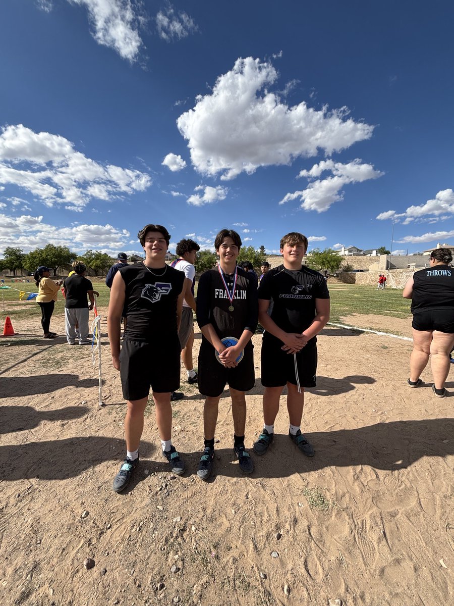 CoachMcDonald63's tweet photo. Amazing day 1 of Districts for Franklin throwers! 4 District Champs and 3 Area qualifiers!! And so much more! 
@JustinMoralesOL 153-5 🥇 AQ
Ben 132-5 AQ
Kiyoshi 124-11 🥇
Marcelo 116-3 🥇
Madi 30-3 AQ
Luna 30-1 🥇 https://t.co/Eg1EStSaSM