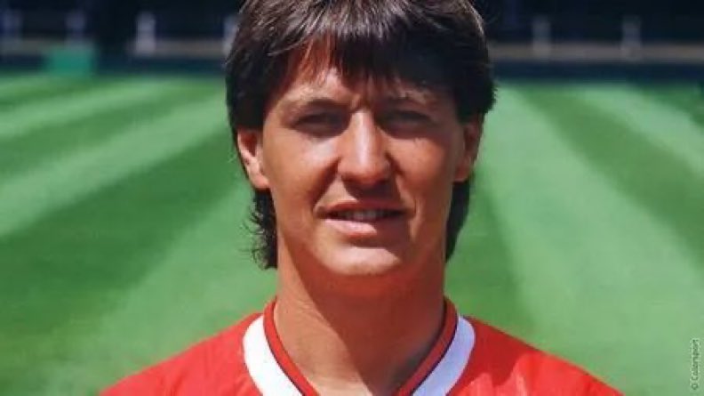 TheN5News's tweet photo. 9 April 1988: Steve Williams final senior appearance Southampton 4 Arsenal 2

He made his debut against Tottenham on the first day of 1985 and went onto establish himself as a regular that season.

@Arsenal https://t.co/ZEQFVW1hKQ