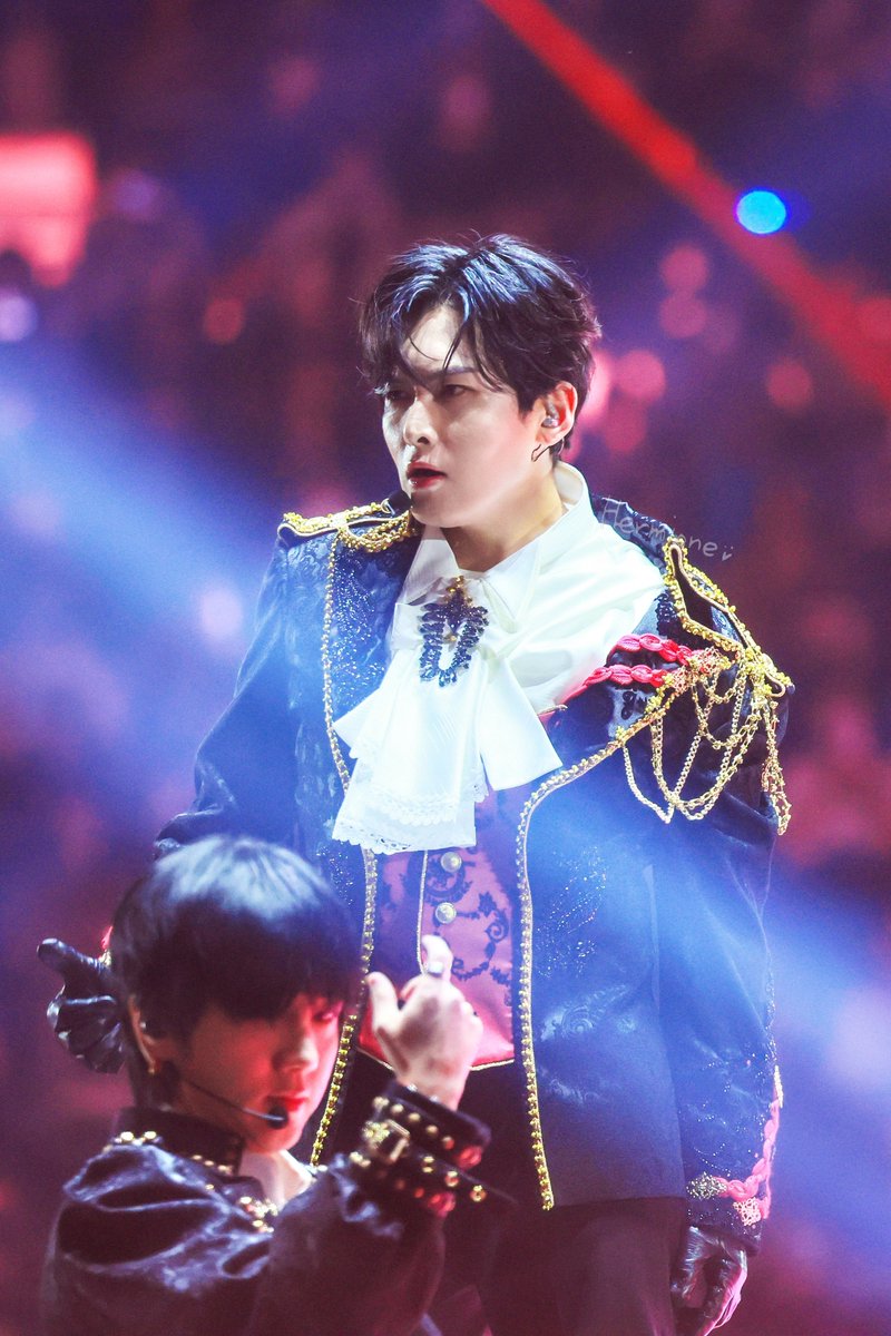 260403 슈퍼쇼10 앙코 D1
🧛🏻🩸
#려욱 #RYEOWOOK #リョウク #厲旭
#슈퍼주니어 #superjunior <a href="/9ryeong9/">RYEOWOOK</a>