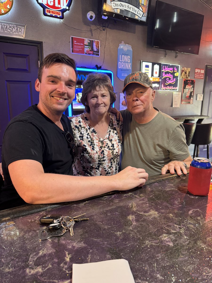 M A U 🦅 AO tweet media