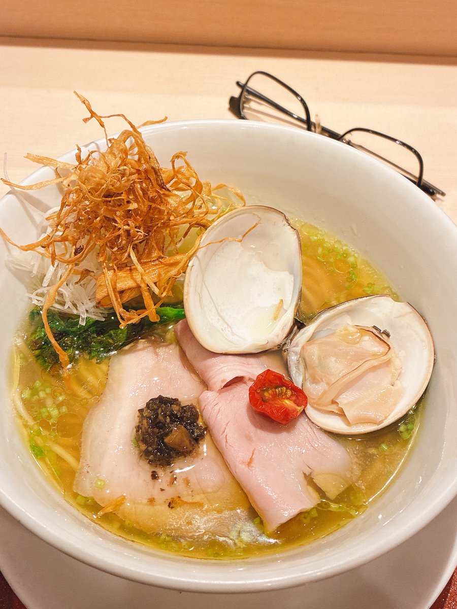 ふぁうる tweet media