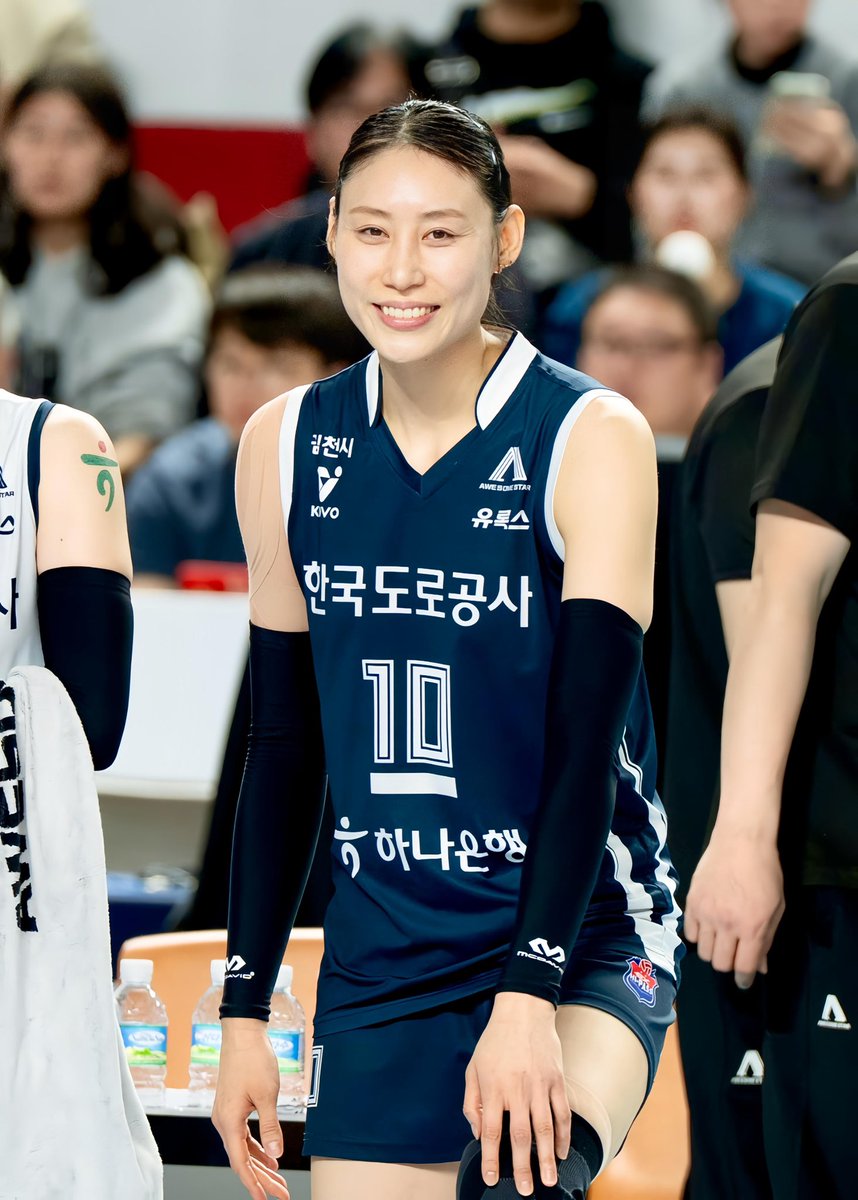 배_배.₁₀. tweet media