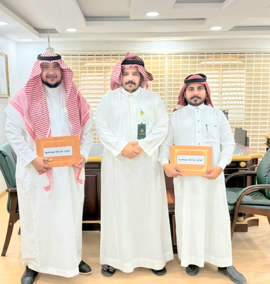 Maghfirah_sa's tweet photo. برعايه وكيل محافظة الريث
أ/علي موسي عسيري
وقّع رئيس #بلدية_محافظة_الريث
م/ابراهيم ناصر عكيري
عقد اتفاقية شراكة مجتمعية مع جمعية مغفرة لاكرام الموتى
بحضور رئيس الجمعية أ/مصعود السلمي 
بهدف تحقيق التواصل والدور التكاملي المشترك. في مجال الخدمات التي تخص اكرام الموتي بالمحافظة https://t.co/wc5IV23RxI