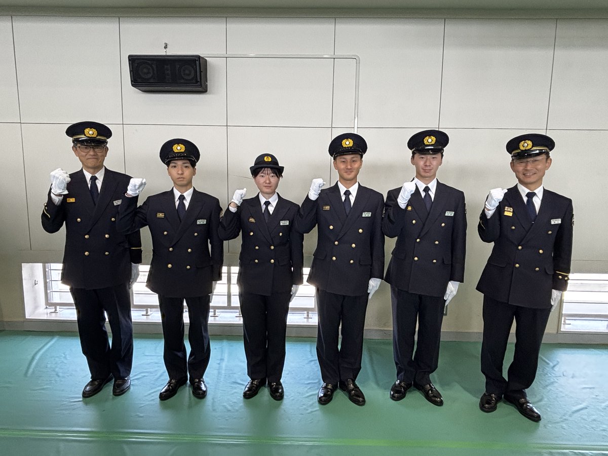 konfire119's tweet photo. 【入校式】
令和８年４月７日、新採用職員４名が、嘉麻市にある福岡県消防学校に入校しました。
９月25日までの115日間、消防吏員としての基礎的教育訓練を受けます。
卒業後は、現場の最前線で活動します！

#春日 #大野城 #那珂川 #消防 #初任科程 #入校式 #新人 #フレッシュ https://t.co/mTadOS4LOo