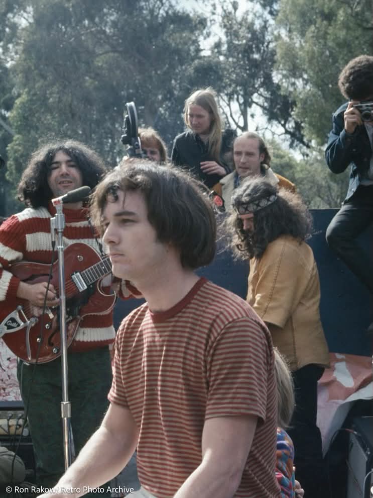 CPapasergio's tweet image. But where are the VIP seats ???
April 9, 1967
#GratefulDead performing free concert at the 
Golden Gate Park Panhandle, San Francisco CA 
youtu.be/ayp2Q00aBcY?is…
📷 Ron Rakow
