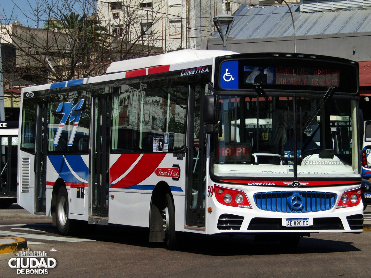 CiudadDeBondis's tweet photo. #Linea71 funcionando https://t.co/UwnNI9ESy0
