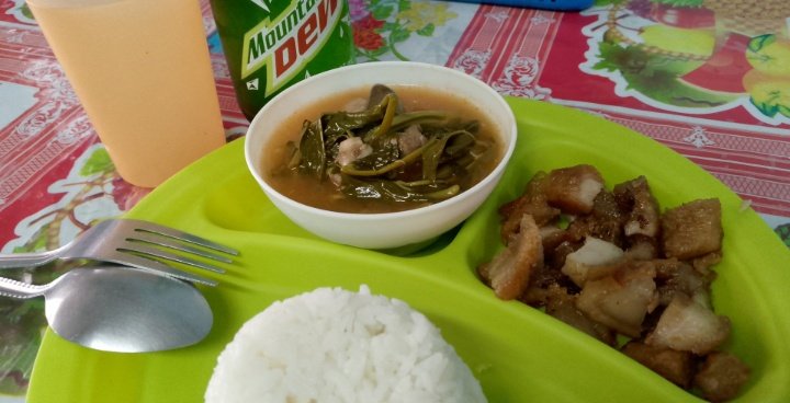 prodji_'s tweet photo. sa sobrang dalas ko rito sa karinderya, anak na tawag sa'kin nung may ari https://t.co/dbsppiKUPa
