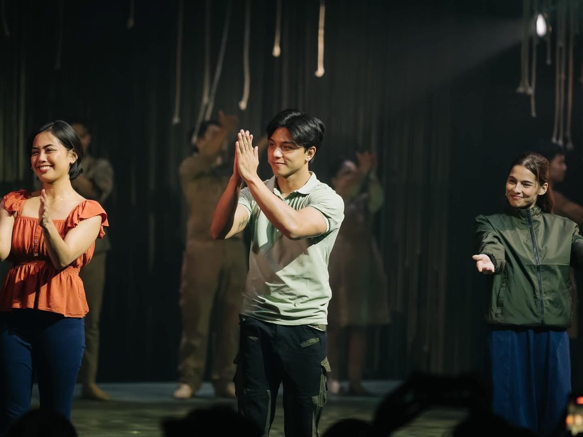 Sparkle_GMA's tweet image. First look: Royce Cabrera takes the stage in ‘Endo,’ delivering a performance that pulls you right in 🎭

Watch it live at the PETA Theater Center from April 10 to May 10 ✨

🎫 Tickets are available here: ticket2me.net/event/22737 

#RoyceCabrera #Endo2026 #EndoOnStage