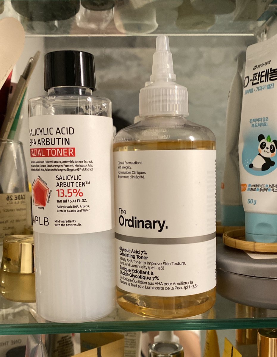 모공 부자여서 폴라스 초이스 바하 리퀴드 머시기 써도 안잡혔던 내가 최근 쓰고 가장 효과 좋았던 오디너리 글리콜릭 애시드 세럼! 

Aplb 살리실릭 토너는 쏘쏘. 

모공 부자들 한번 써보세요..!!