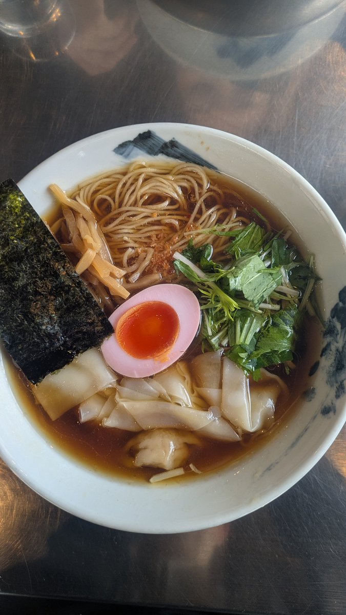 asami_masaki's tweet photo. 阿夫利
ZUND-BAR（厚木市七沢）
雲呑らーめん（醤油） https://t.co/6ZrYxygl8D