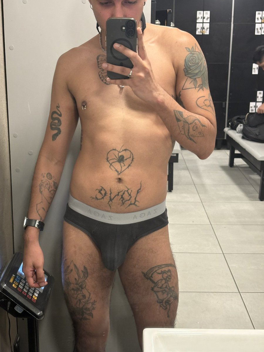 El chico de gorro 🔥 tweet media