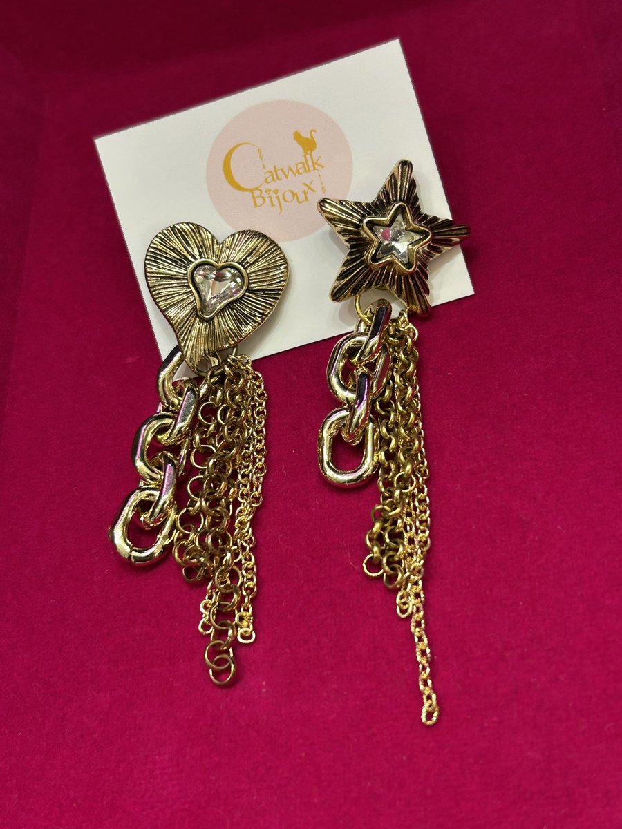 CatwalkBijoux's tweet image. OPEN!本日は、18時までやっております。
皆様のお越しをお待ちしております！#catwalkbijoux#vintage#koenji#作家セレクト#ハンドメイドアクセサリー