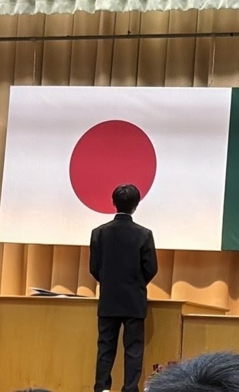 今日は長男の中学校入学式でした

なんと、、、長男が新入生代表挨拶をさせていただきました

これからもがんばれ長男！！！

ありがとう、おめでとう(^^)