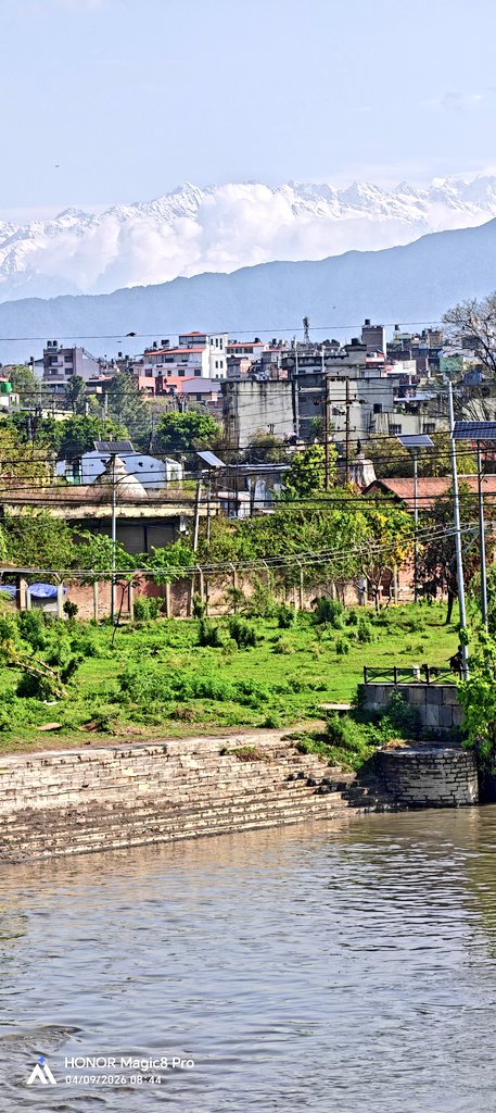 a77pdl's tweet photo. काठमाडौंको टेकुक्षेत्र बाट देखिएको लाङटाङ् हिमाल ।
सधै काला देखिने यी चुचुराहरू हिउँ परेपछि आज सेताम्मे देखिएका छन् । https://t.co/DHgDkoCt0X